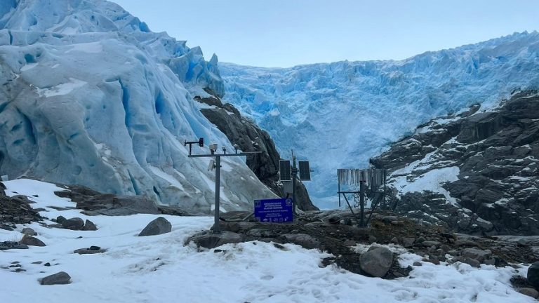 estación glaciometeorológica glaciar Snoring