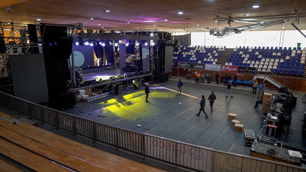 PREPARATIVOS FESTIVAL FOLCLÓRICO EN LA PATAGONIA (3)